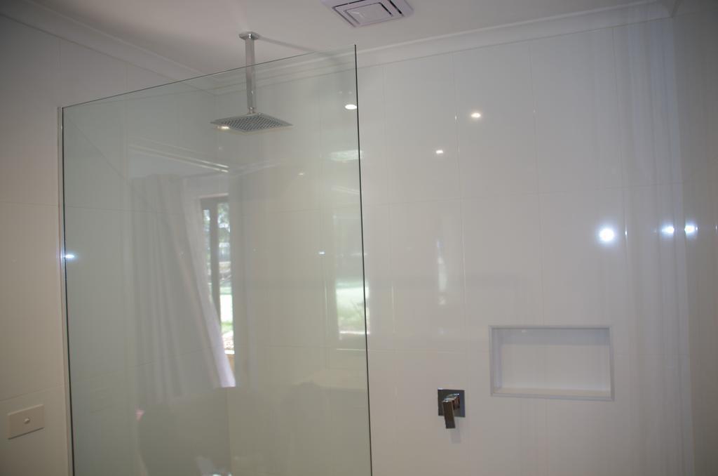 The View On Grossmans Motel Torquay Room photo