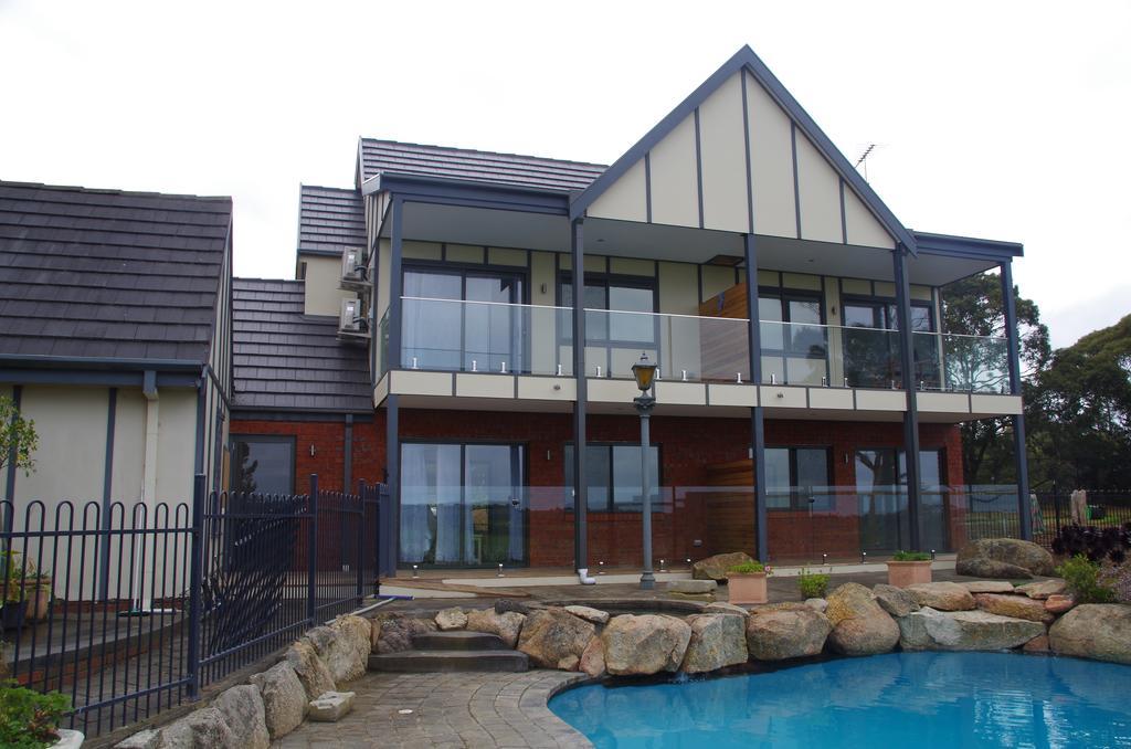 The View On Grossmans Motel Torquay Room photo