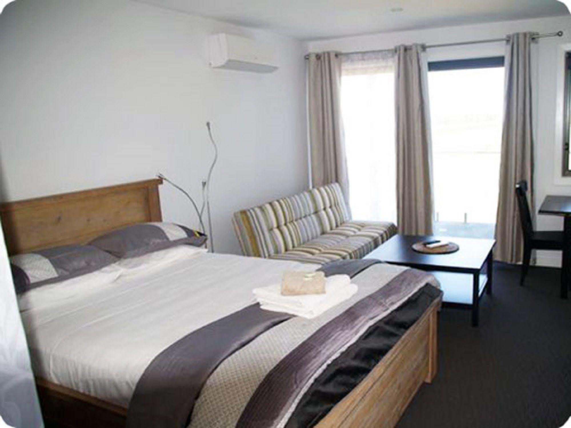 The View On Grossmans Motel Torquay Exterior photo